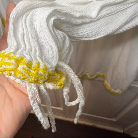 Lucky and Coco White and Yellow Embroidered Women's Swim Coverup Size Small GUC - Picture 4 of 6